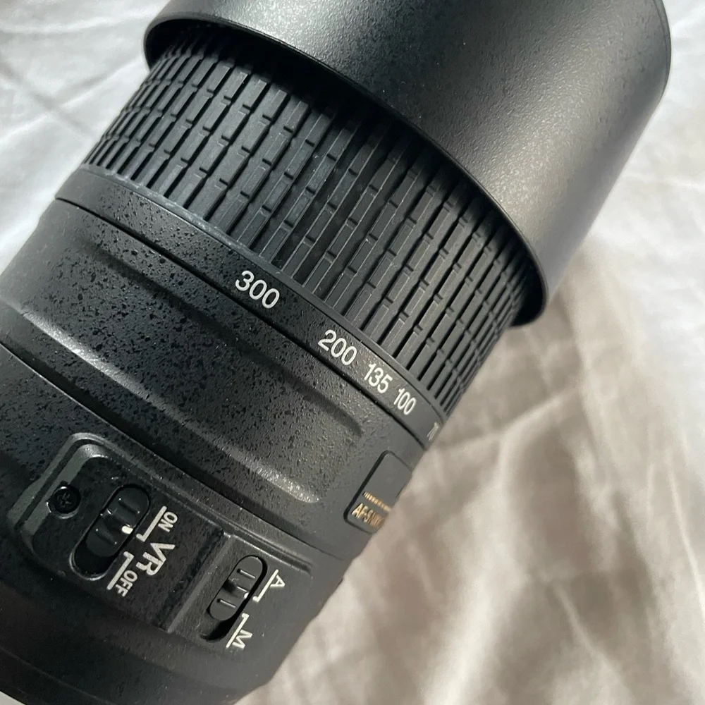 Nikon D5200 VR kit with 55-300mm lens Red limited edition